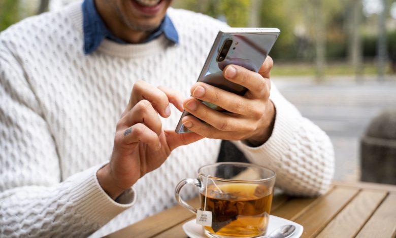 A man's health can be improved by drinking tea